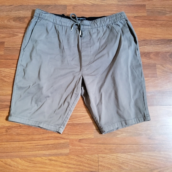 Modern American Men's Lockdown Pull On Chino Khaki Shorts Size XL Grey New - Picture 3 of 8